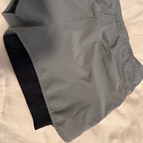 Athletic shorts - Picture 3 of 4